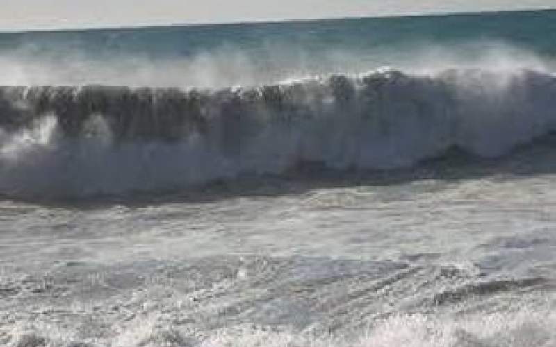 ارتفاع موج در خلیج فارس به سه متر می‌رسد