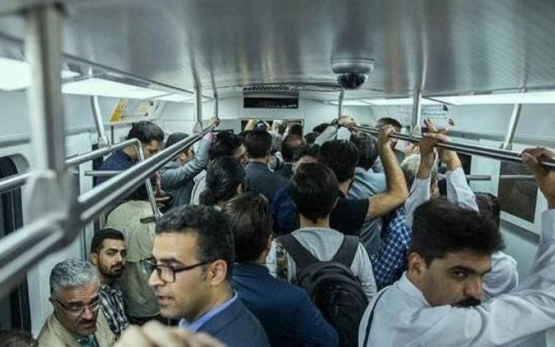 سایه سنگین کرونا بر سر مسافران مترو