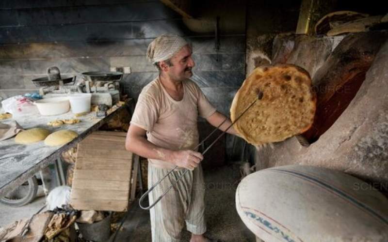 در نانوایی ها از پول نقد استفاده نکنید