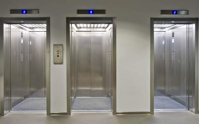 زدن دکمه آسانسور خطرناک است؟
