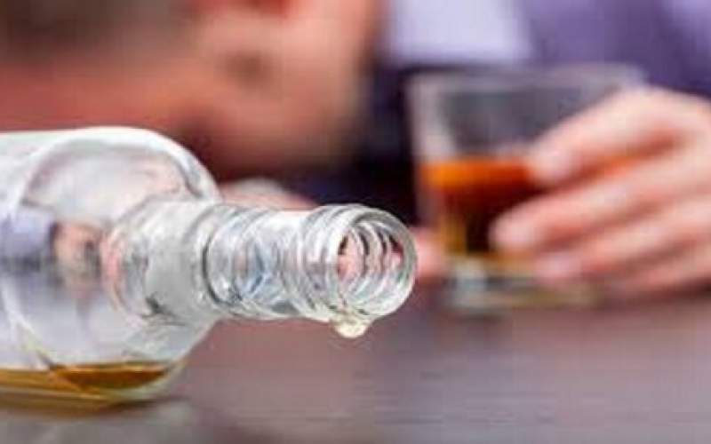 مسمومیت ۲۵ نفر با الکل در آبادان