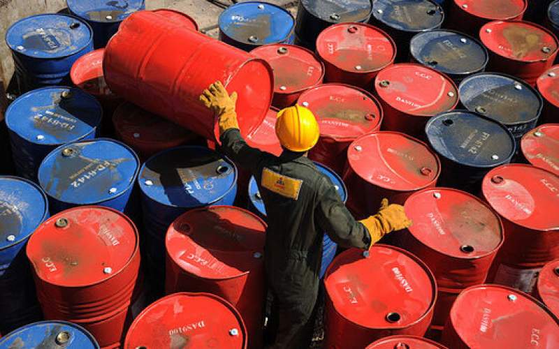 ایران چند بشکه نفت در روز تولید می کند؟