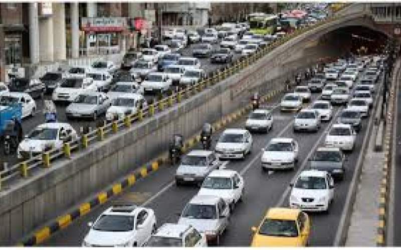 ترافیک سنگین در ۱۰ معبر بزرگراهی تهران