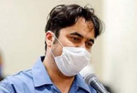 روح‌الله زم با ماسک و دستکش در دادگاه/عکس