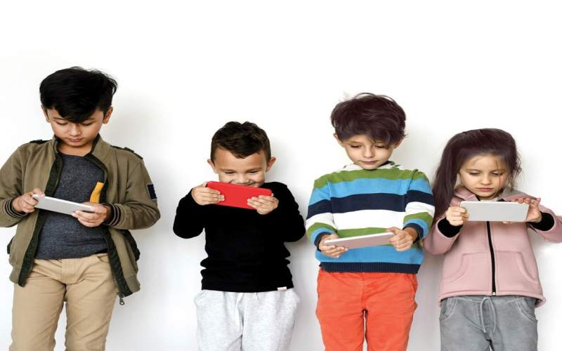تلفن همراه چه آسیب‌هایی به کودکان وارد می‌کند؟