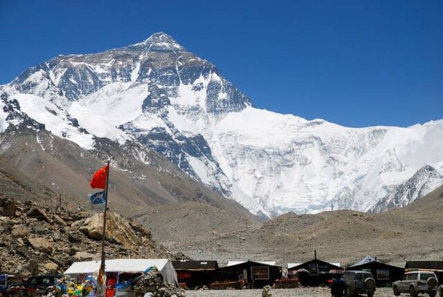 کوه اورست در مرز نپال و چین