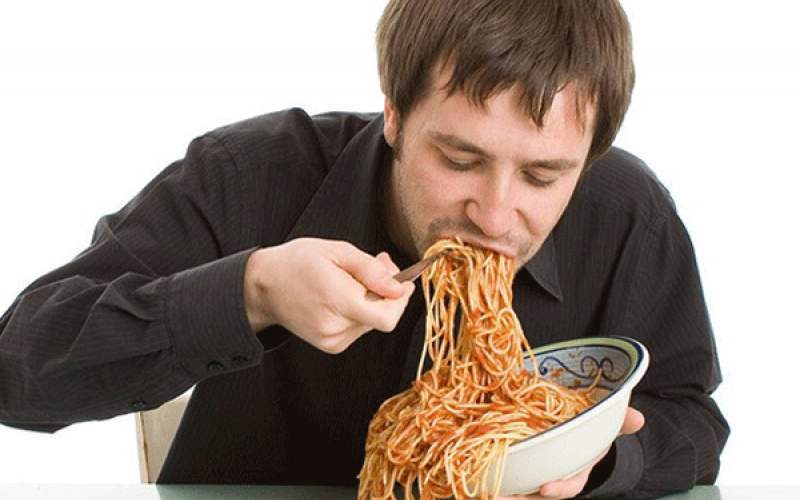 با عجله غذا خوردن باعث چه بیماری‌هایی می‌شود؟