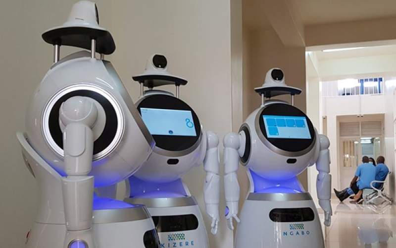 ربات‌ها‌ جایگزین پرسنل بیمارستان شدند