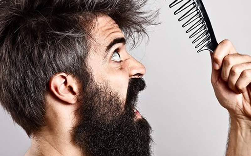 ۱۰ اشتباه بزرگ که باعث ریزش مو‌ها می‌شوند