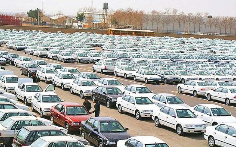 علل افزایش قیمت خودرو در بازار بی‌مشتری