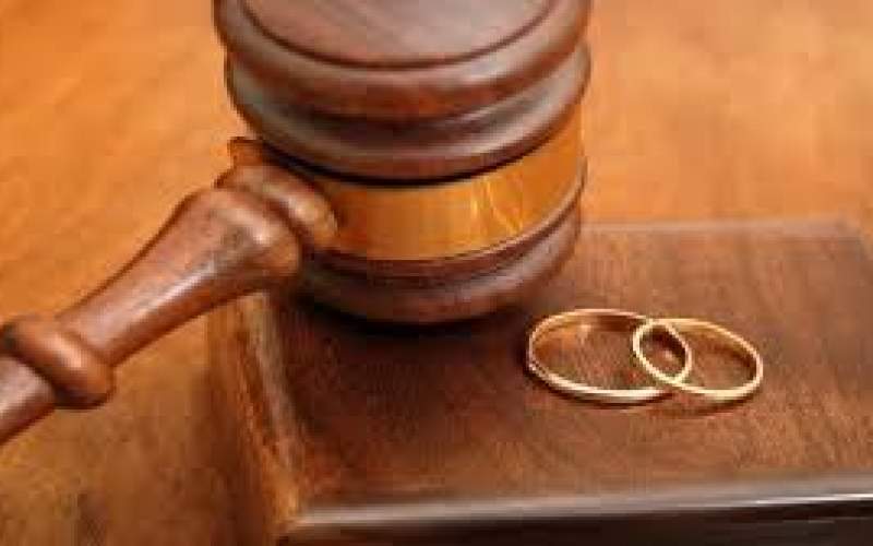بگومگوی زوج جوان در دادگاه بر سر طلاق