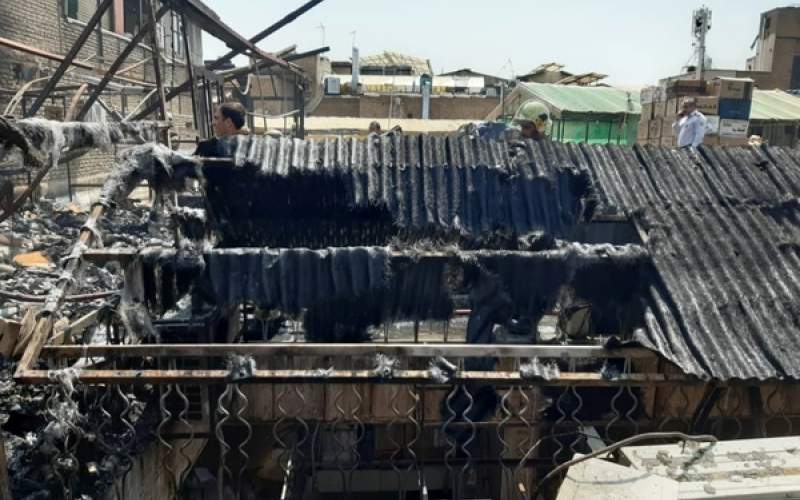 آتش‌سوزی در پاساژ کفاشی در بازار تهران