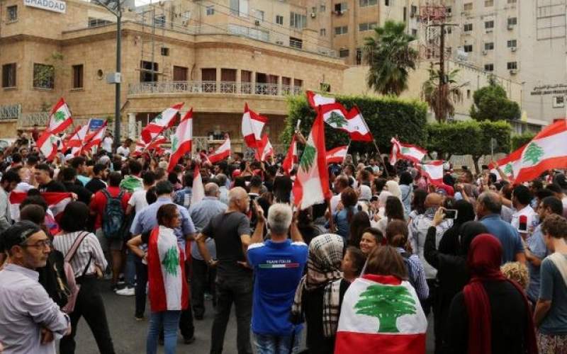 معترضان لبنانی  به خیابان‌ها بازگشتند
