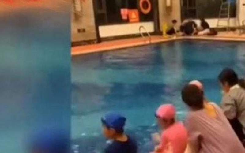 غرق شدن دردناک کودک در استخر شنا!