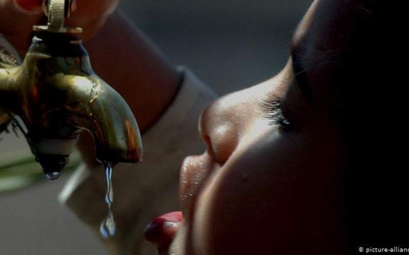 سود میلیاردی از فروش آب در بطری