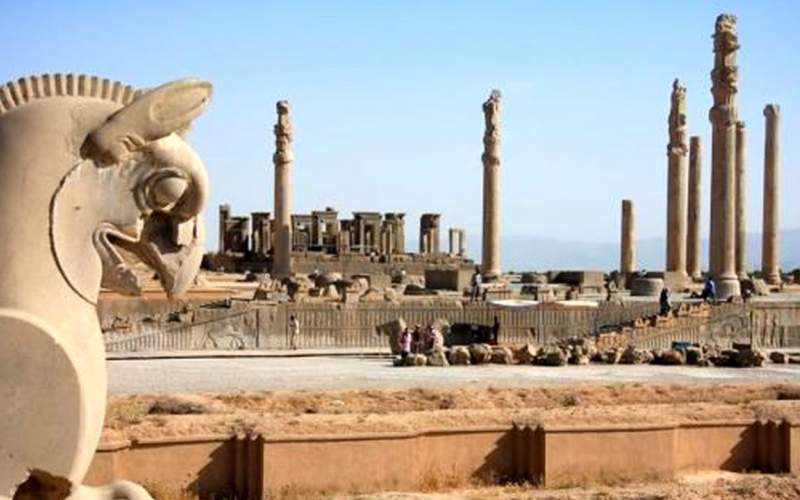 تخت‌جمشید ویترین باستان‌شناسی ایران