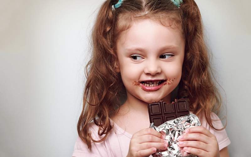 شکلات برای کودکان زیر یک سال ممنوع است