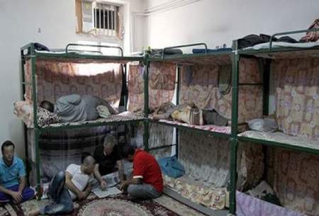 زندانیان کف‌خوابی که پول برای اجاره تخت ندارند