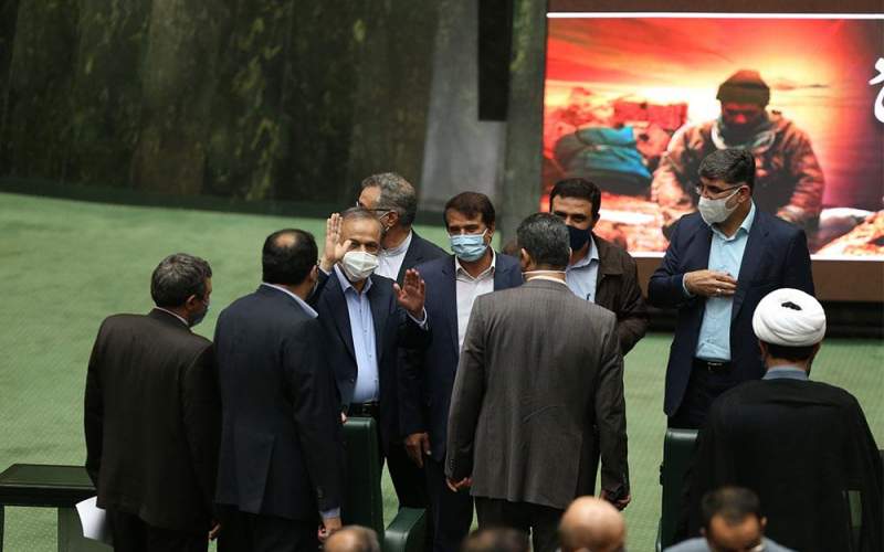 «رزم حسینی» از مجلس انقلابی رای اعتماد گرفت