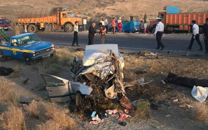 11 کشته و مصدوم در دو تصادف جاده‌ای