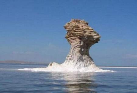 تراز آب دریاچه ارومیه ۶ سانتی متر کاهش یافت