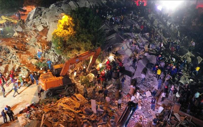 افزایش شمار قربانیان زلزله ازمیر در ترکیه