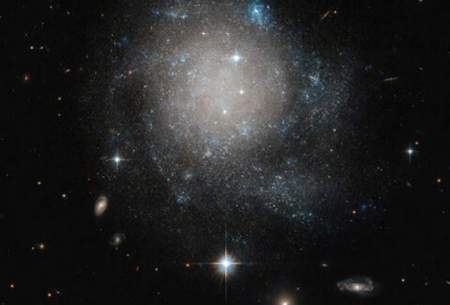 تصویر ثبت‌شده هابل از یک کهکشان کم‌نور