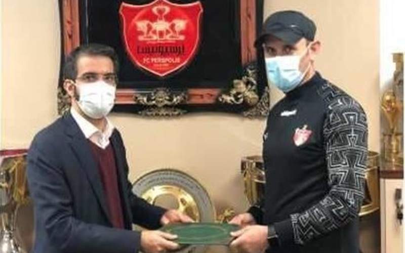 قرارداد گل‌محمدی با باشگاه پرسپولیس تمدید شد