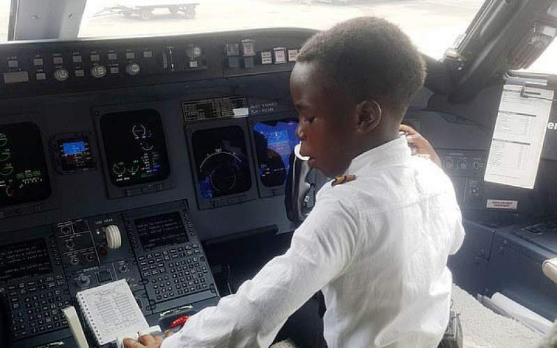 کودک بااستعدادی که در۷سالگی کمک خلبان شد