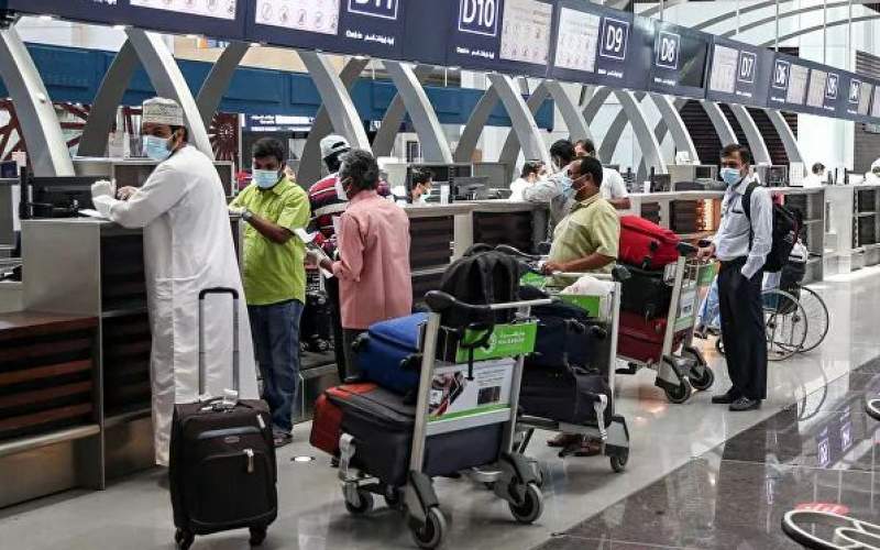 عمان مرزهای خود را به روی مسافران باز می‌کند