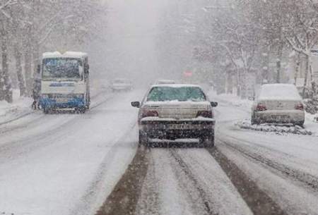 جاده‌های ۴ استان برفی و بارانی است