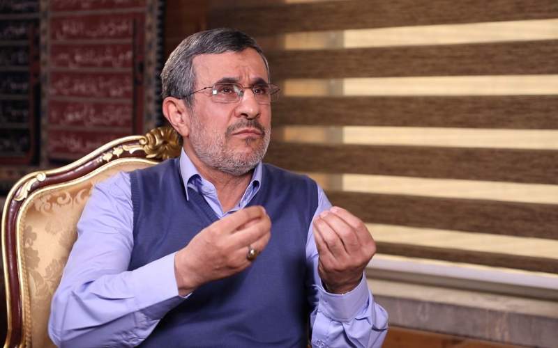 احمدی نژاد: برای توزیع یارانه تهدید به زندان شدم