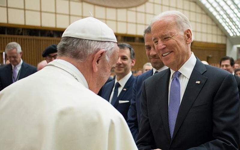 پیام رهبر کاتولیک‌های جهان به دومین رئیس ‌جمهور کاتولیک  آمریکا
