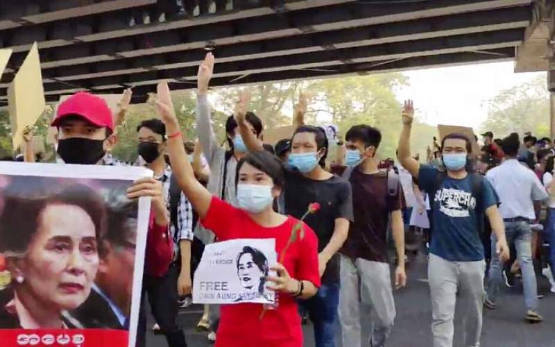 تظاهرات علیه كودتاگران در میانمار