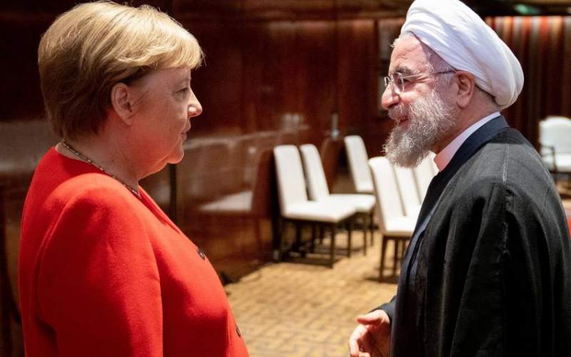 مرکل به روحانی: ایران باید علائم مثبت بفرستد