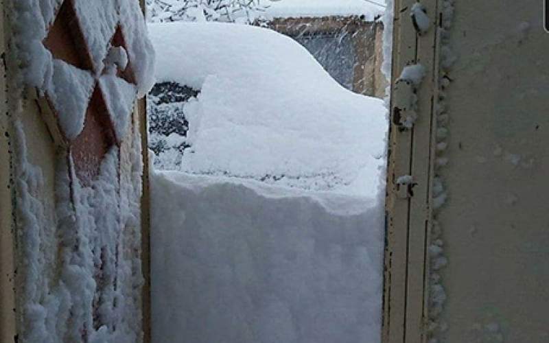 روستا‌های‌لرستان درزیر برف پنهان شدند/عکس