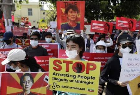 سرکوب معترضان میانمار با سلاح جنگی