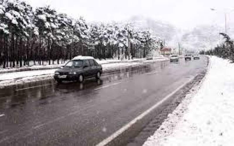 بارش برف و باران در جاده‌های ۲۱ استان کشور