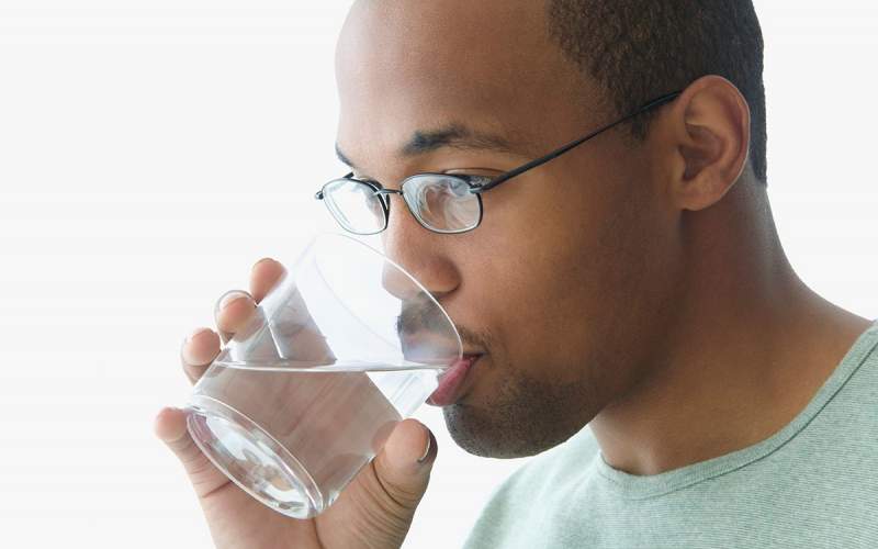 نوشیدن آب ولرم چه تأثیری بر سلامتی  دارد؟