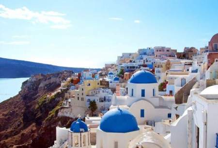 یونان محدودیت‌های گردشگری را کم می‌کند