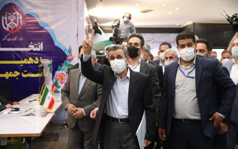 زیباکلام: رأی احمدی‌نژاد بیشتر از رئیسی است