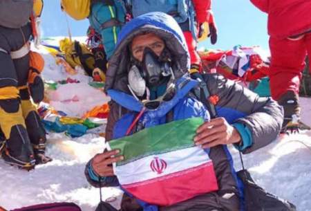 کوهنورد ایرانی بر فراز بام دنیا ایستاد