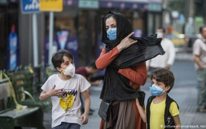 برداشتن ماسک برای ایرانی‌ها هنوز زود است