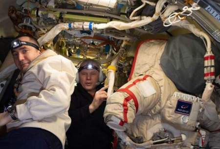 پیاده‌روی فضایی دو فضانورد روس