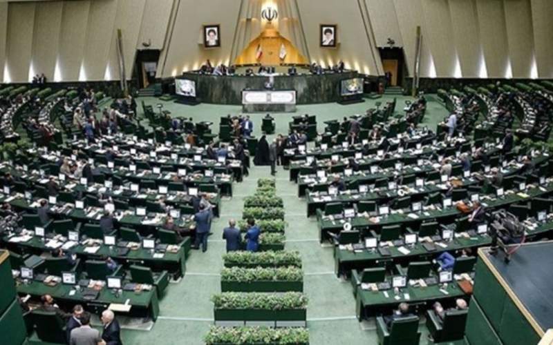 طرح ممنوعیت مذاکره مسئولان ایرانی با مقامات آمریکایی