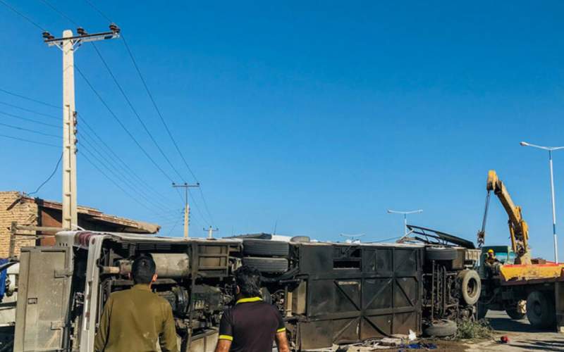 واژگونی اتوبوس؛ پنج سرباز معلم جان‌ باختند