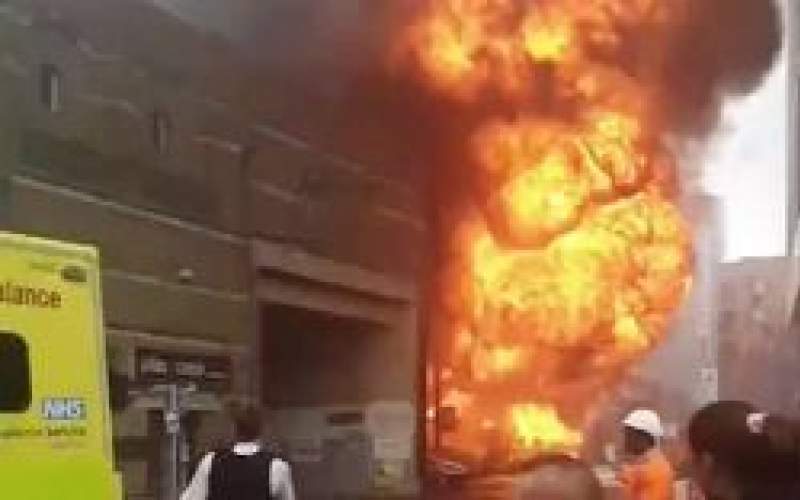 آتش سوزی مهیب در ایستگاه قطار انگلیس