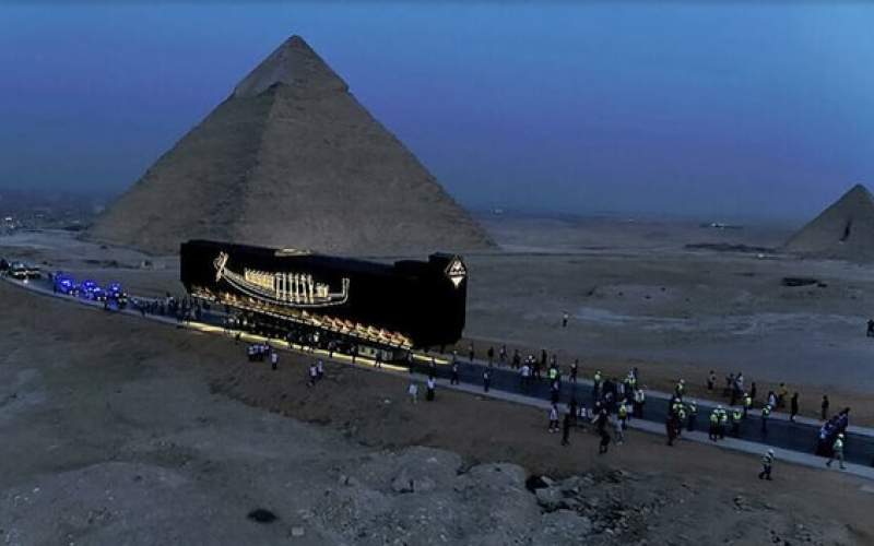 قایق باستانی فرعون به خانه جدید رفت