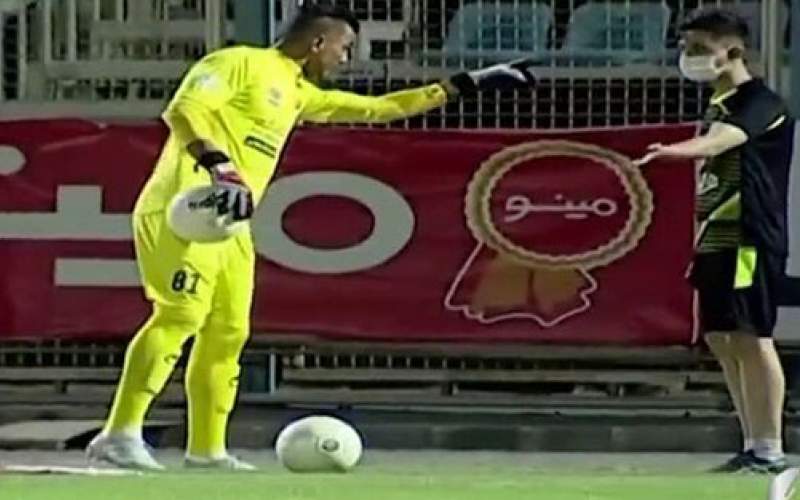 به دروازه‌بان پرسپولیس در دادسرا دستبند زدند