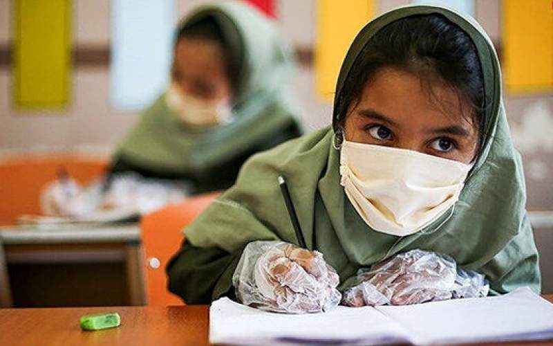 "نه" به بازگشایی مدارس بابت واکسینه نکردن دانش‌آموزان